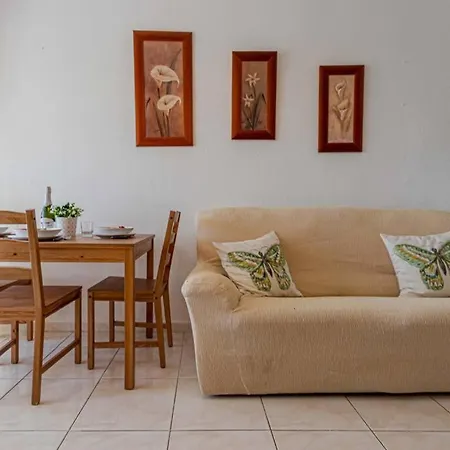797 Holiday Rentals- Estudio Con Lindas Vistas Cerca De La Playa * 托雷莫利诺斯